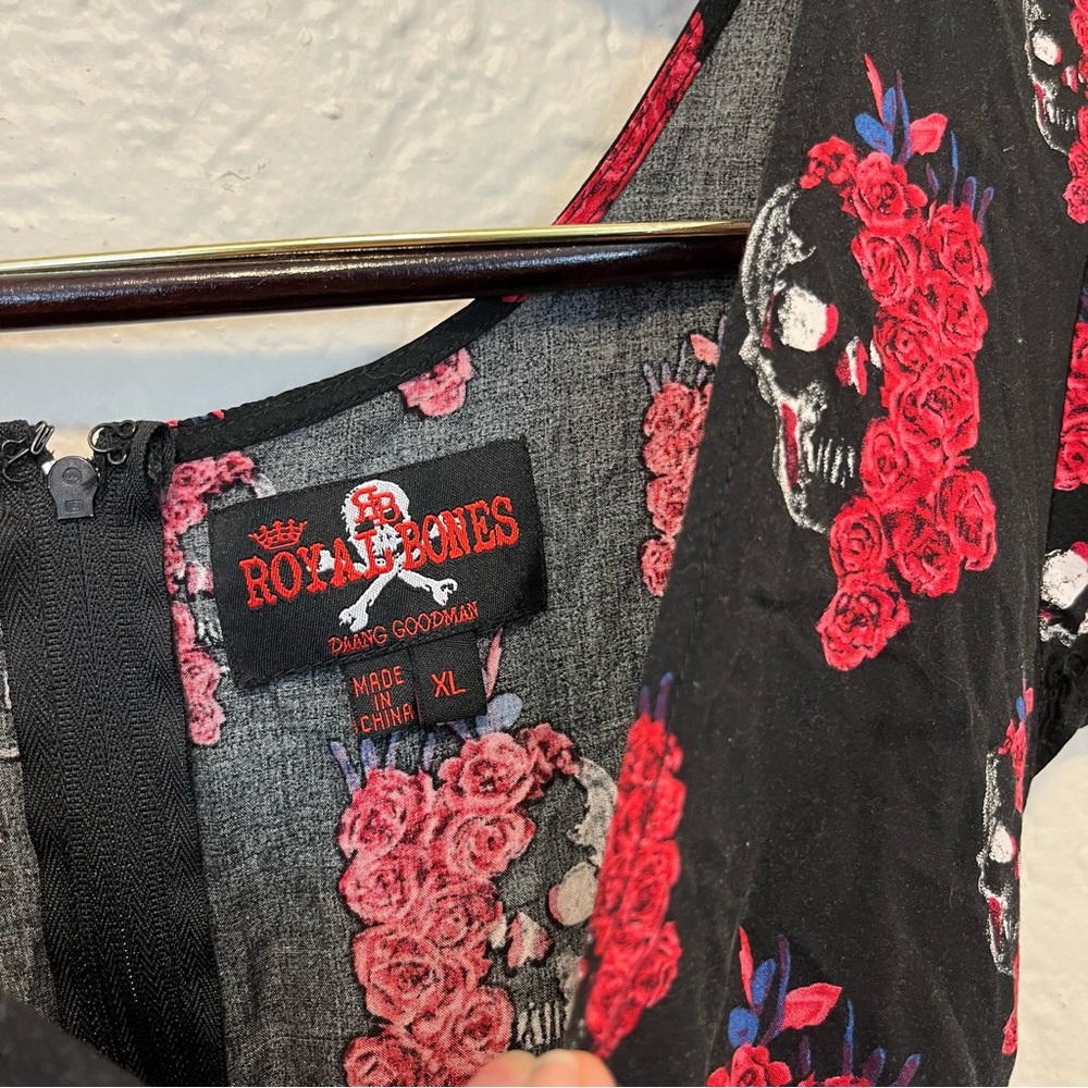 Royal Bones Tripp Black Mini Dress Skulls Red Rose Floral Hot Topic XL Large - Picture 6 of 8